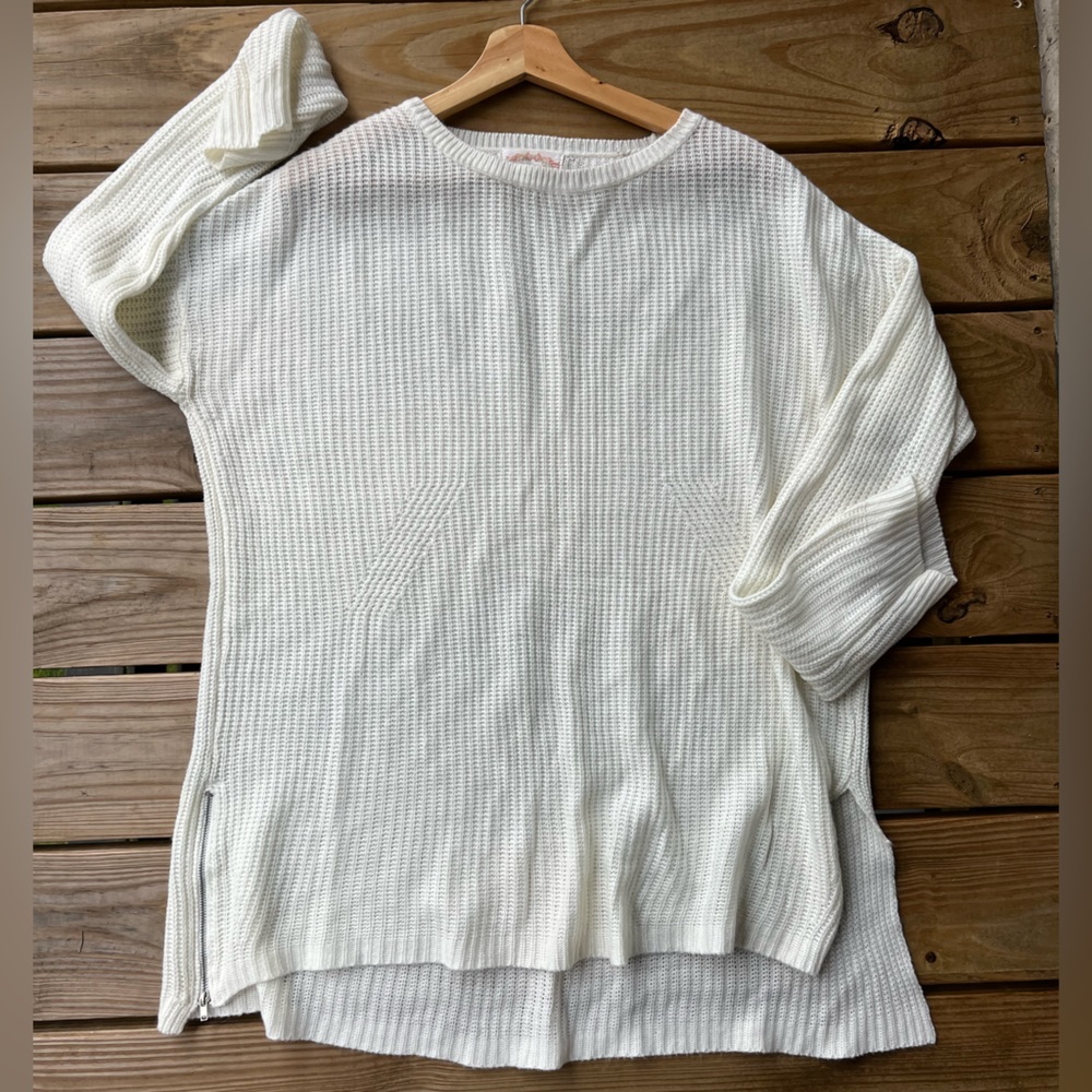 Ambiance white knit large round neck sweater